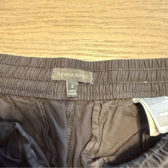 Banana Republic Black Pull On Waist Cargo Pocket Crop Joggers Sz Small Y2K Punk - Picture 4 of 11